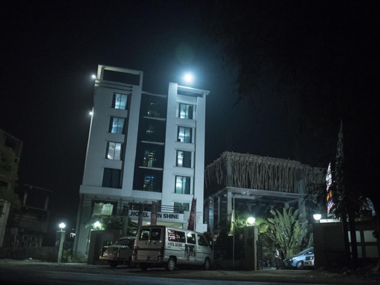 Hotel Sunshine Baharampur Esterno foto