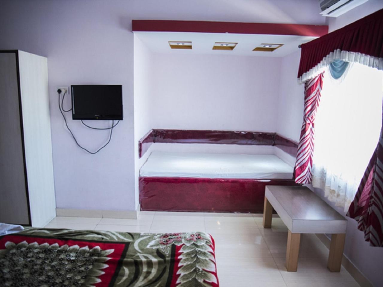 Hotel Sunshine Baharampur Esterno foto
