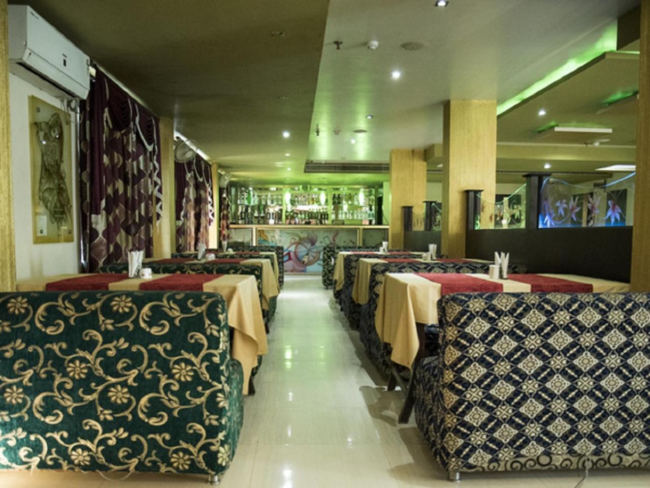 Hotel Sunshine Baharampur Esterno foto