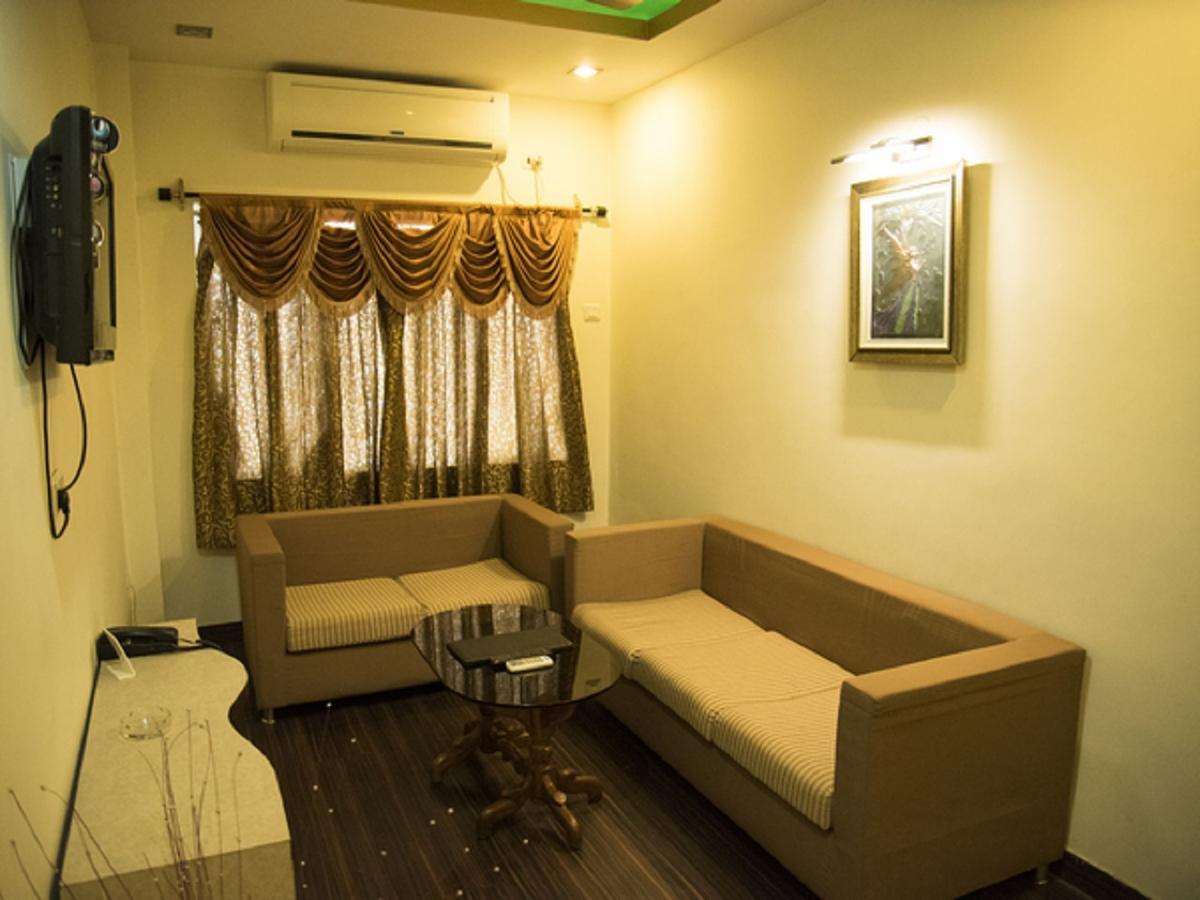 Hotel Sunshine Baharampur Esterno foto