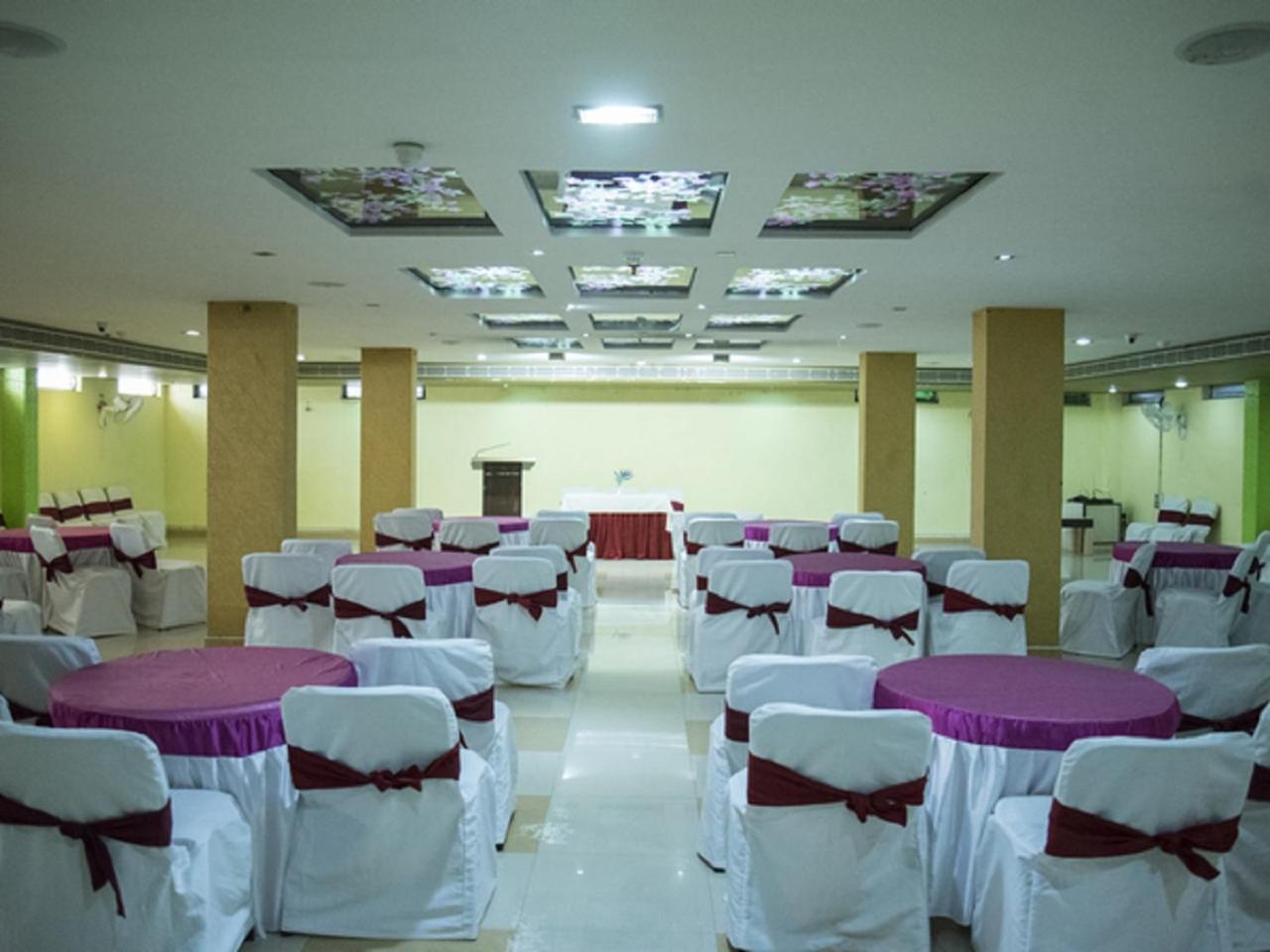 Hotel Sunshine Baharampur Esterno foto