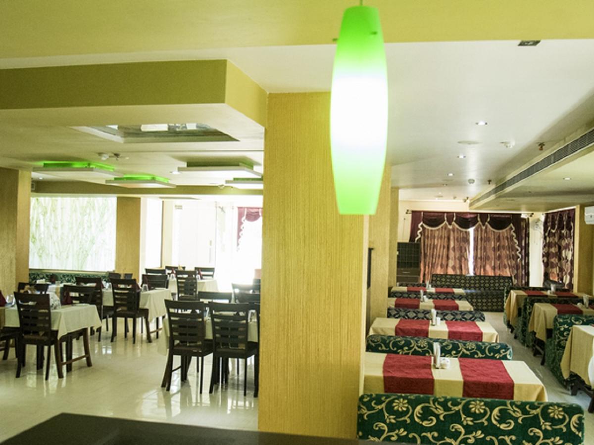 Hotel Sunshine Baharampur Esterno foto