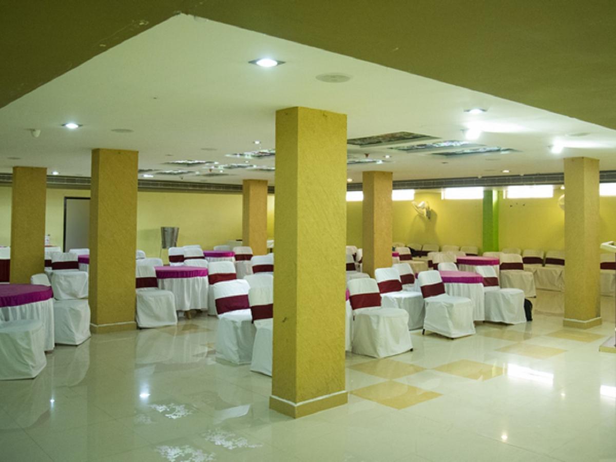 Hotel Sunshine Baharampur Esterno foto